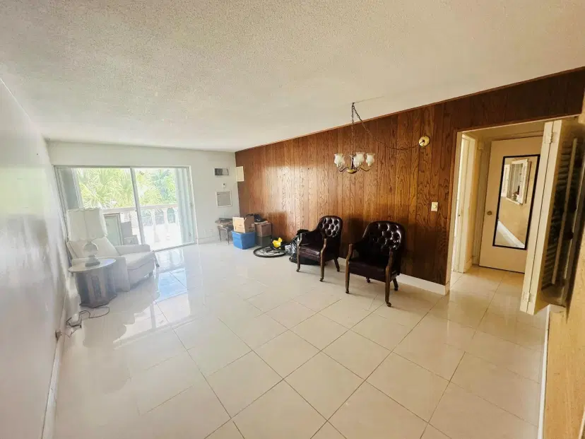 Picture of 148 Yacht Club Drive 5, North Palm Beach FL 33408