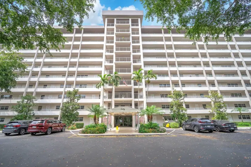 Picture of 605 Oaks Dr 907, Pompano Beach FL 33069