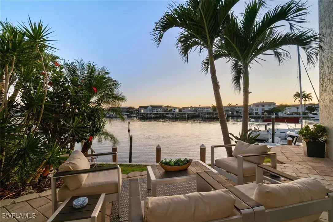 Picture of 800 River Point Dr 212, Naples, FL 34102