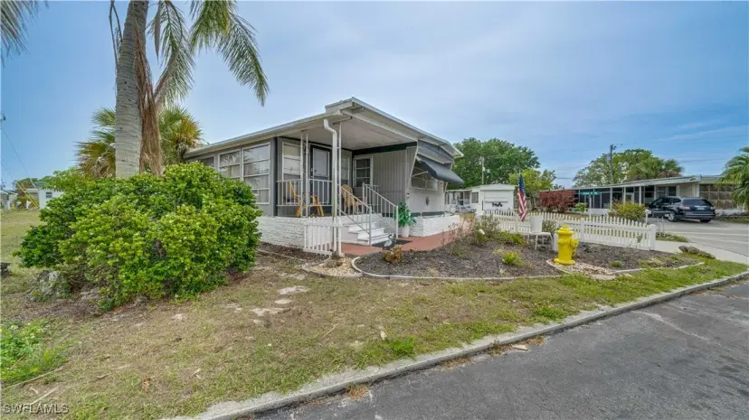 Picture of 201 Brandywine Ln, North Fort Myers FL 33917
