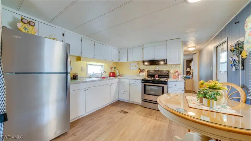Picture of 201 Brandywine Ln, North Fort Myers FL 33917