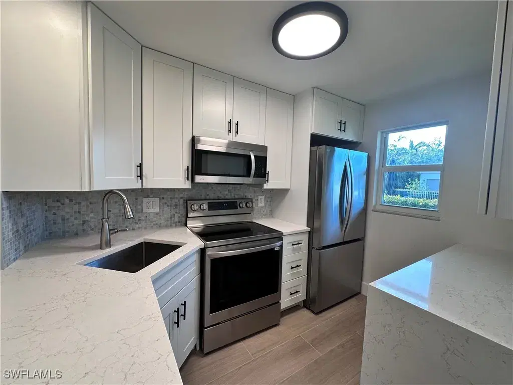 Picture of 268 Banyan Blvd 268, Naples, FL 34102