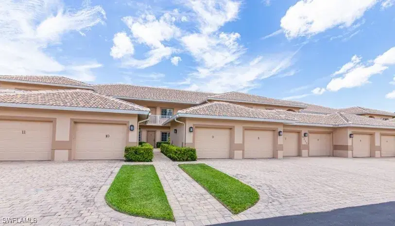 Picture of 9113 Michael Cir 9, Naples FL 34113