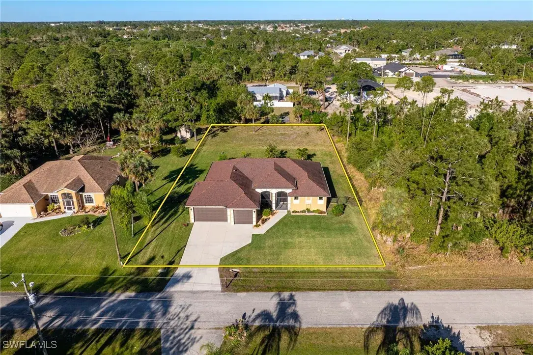 Picture of 711 Henry Ave, Lehigh Acres, FL 33972