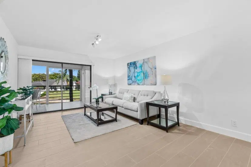 Picture of 10092 Cedar Point 204 Boulevard 204, Boynton Beach FL 33437