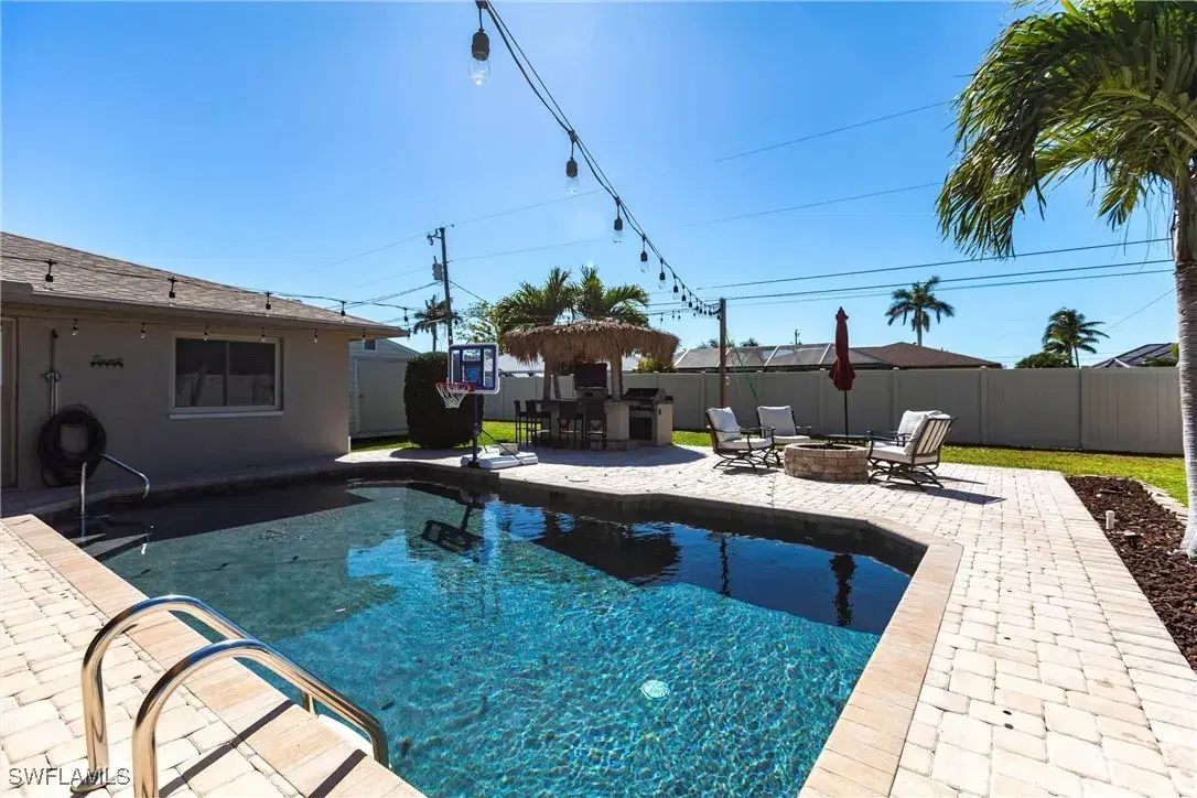 Picture of 1118 SE 22Nd Ter, Cape Coral, FL 33990