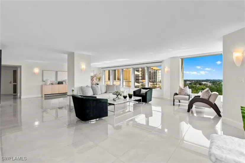 Picture of 5555 Heron Point Dr 801, Naples FL 34108
