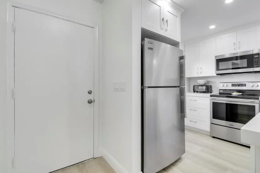 Picture of 2121 NE 1St Court 106, Boynton Beach FL 33435
