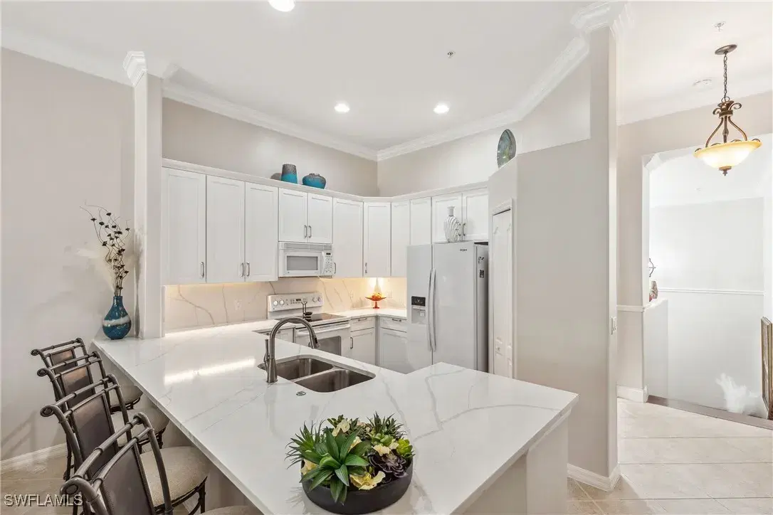 Picture of 1118 Sweetwater Ln 1305, Naples, FL 34110