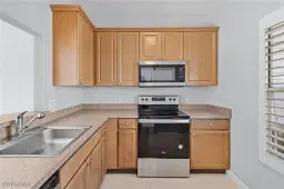 Picture of 6091 Lake Front Dr, Fort Myers, FL 33908