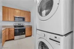 Picture of 6091 Lake Front Dr, Fort Myers, FL 33908