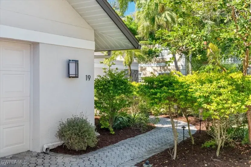 Picture of 19 Winewood Ct, Fort Myers FL 33919