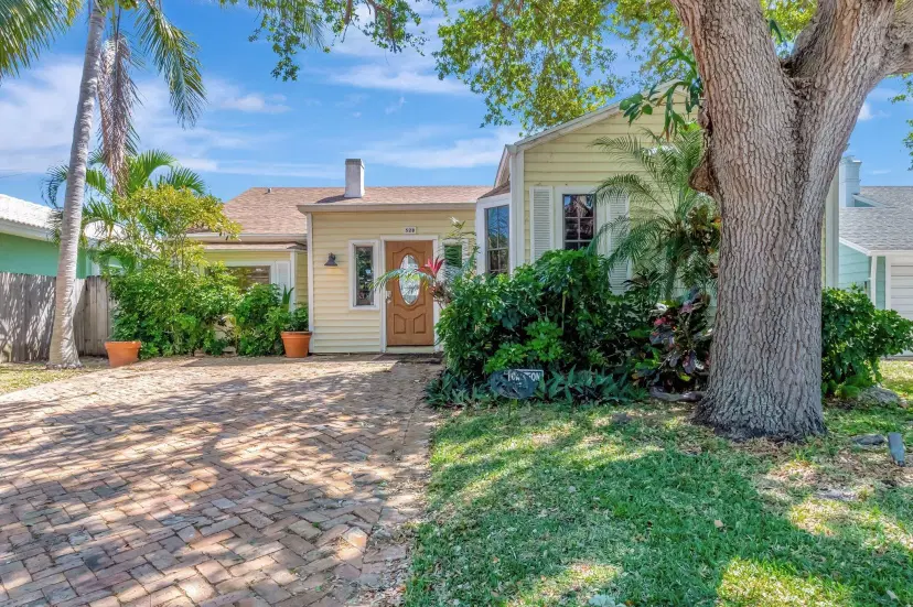 Picture of 528 N Palmway, Lake Worth Beach FL 33460