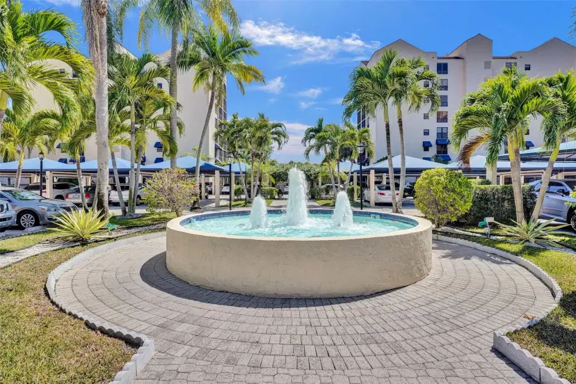 Picture of 7580 Regency Lake Dr 402, Boca Raton FL 33433