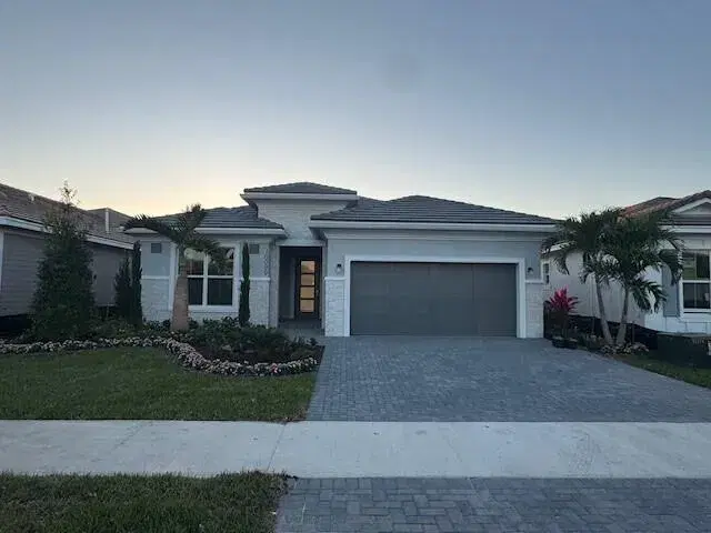 Picture of 10099 Regency Way, Palm Beach Gardens FL 33412