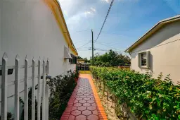 Picture of 17800 NW 8Th Ave, Miami, FL 33169