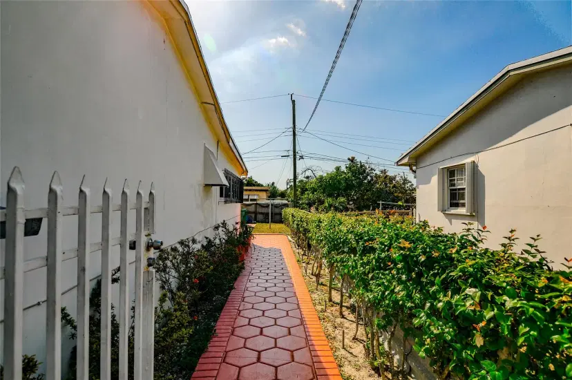Picture of 17800 NW 8Th Ave, Miami FL 33169