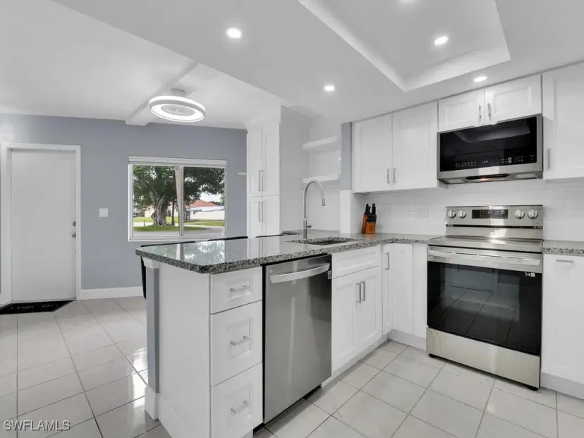 Picture of 5111 Manor Ct 2, Cape Coral FL 33904