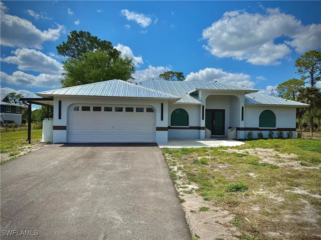 Picture of 861 8Th St Se, Naples, FL 34117