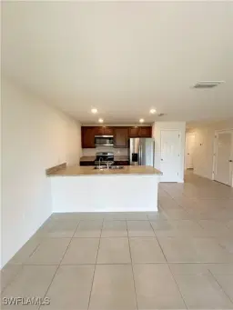 Picture of 4004 NE 8Th Pl, Cape Coral, FL 33909
