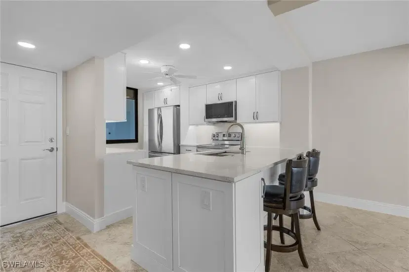 Picture of 4253 Bay Beach Ln B5, Fort Myers Beach FL 33931