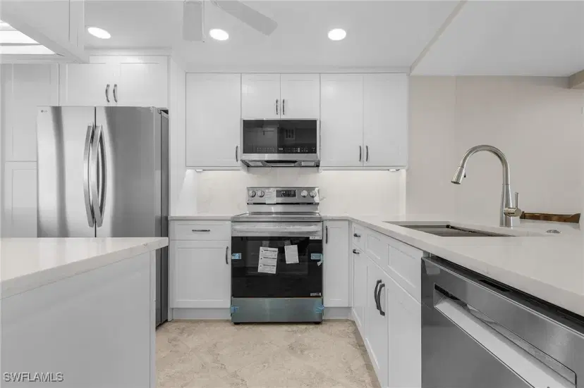 Picture of 4253 Bay Beach Ln B5, Fort Myers Beach FL 33931