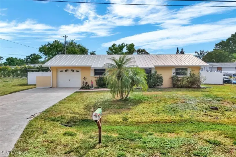 Picture of 1319 Old Bridge Rd, North Fort Myers FL 33917