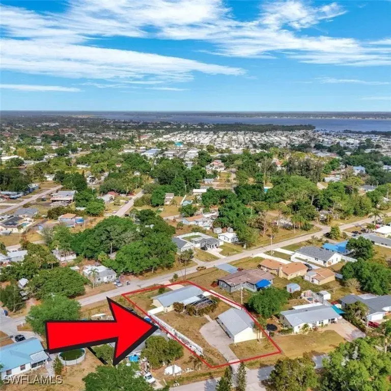 Picture of 1319 Old Bridge Rd, North Fort Myers FL 33917