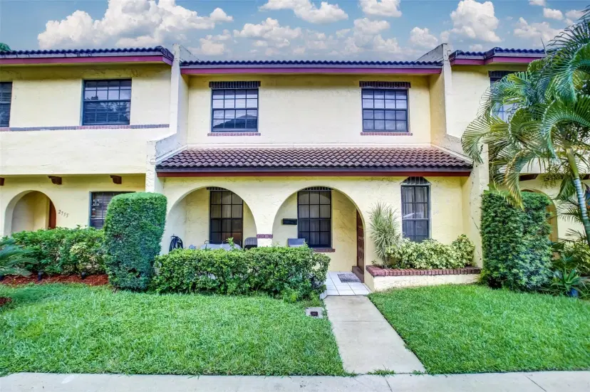 Picture of 2759 NW 47Th Ln 2902, Lauderdale Lakes FL 33313