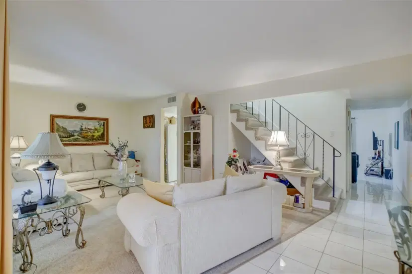 Picture of 2759 NW 47Th Ln 2902, Lauderdale Lakes FL 33313