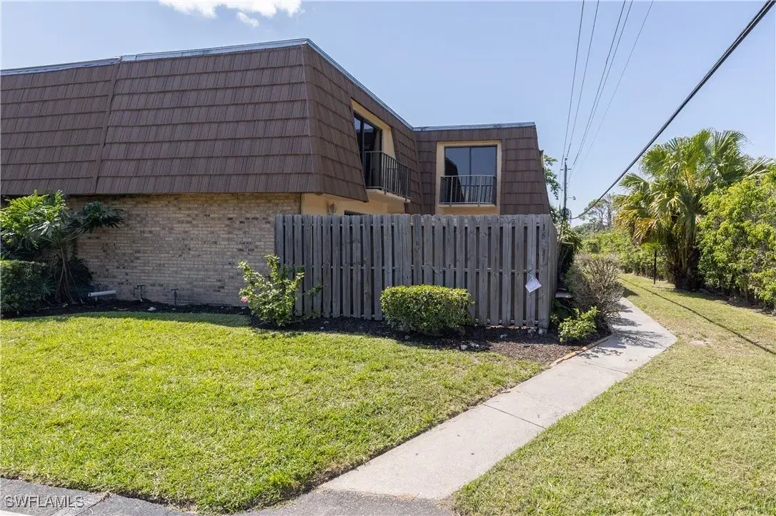 Picture of 1653 Park Meadows Dr 3, Fort Myers, FL 33907
