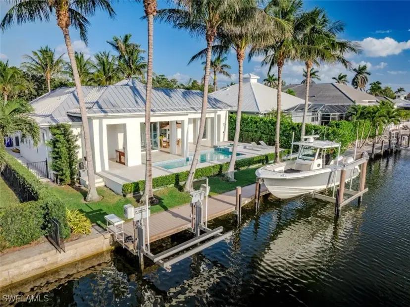 Picture of 1880 Sandpiper St, Naples FL 34102
