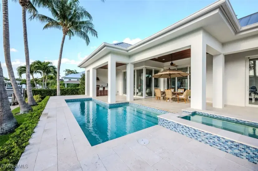 Picture of 1880 Sandpiper St, Naples FL 34102
