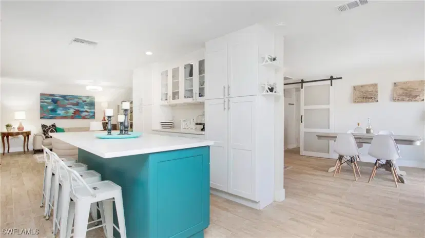 Picture of 1049 El Rio Ave, Fort Myers FL 33919