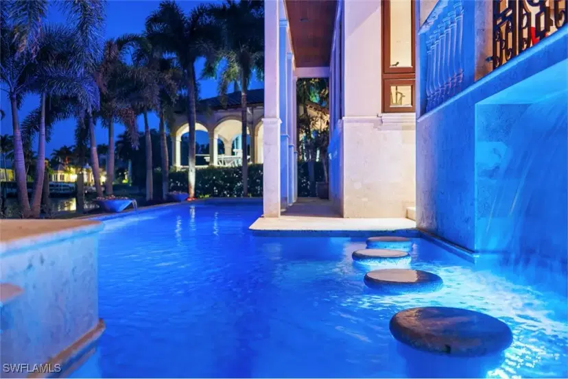 Picture of 2233 Forrest Ln, Naples FL 34102