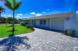 Picture of 698 105Th Ave N, Naples, FL 34108