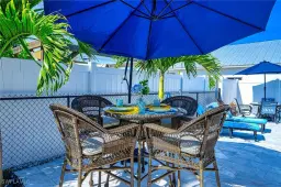 Picture of 698 105Th Ave N, Naples, FL 34108