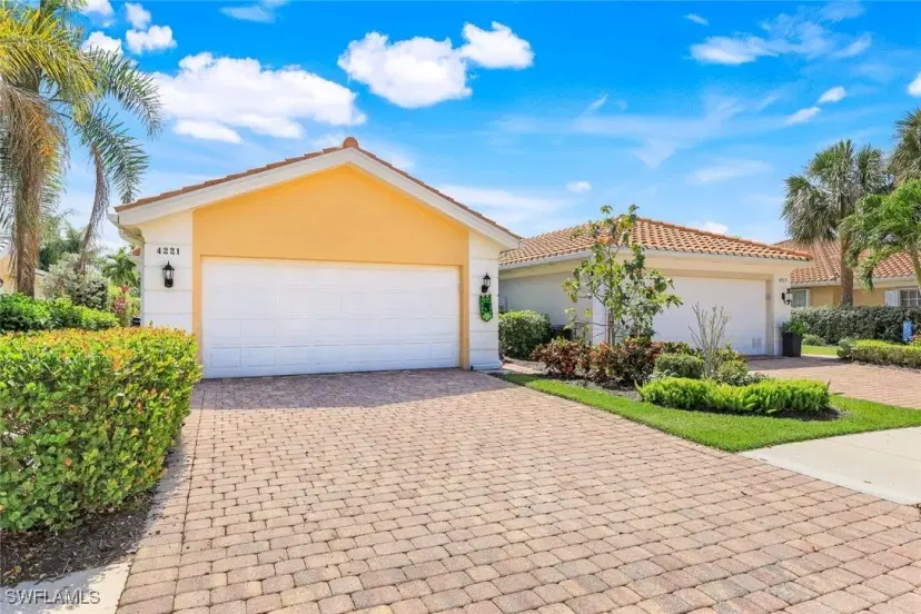 Picture of 4221 Saint George Ln, Naples FL 34119