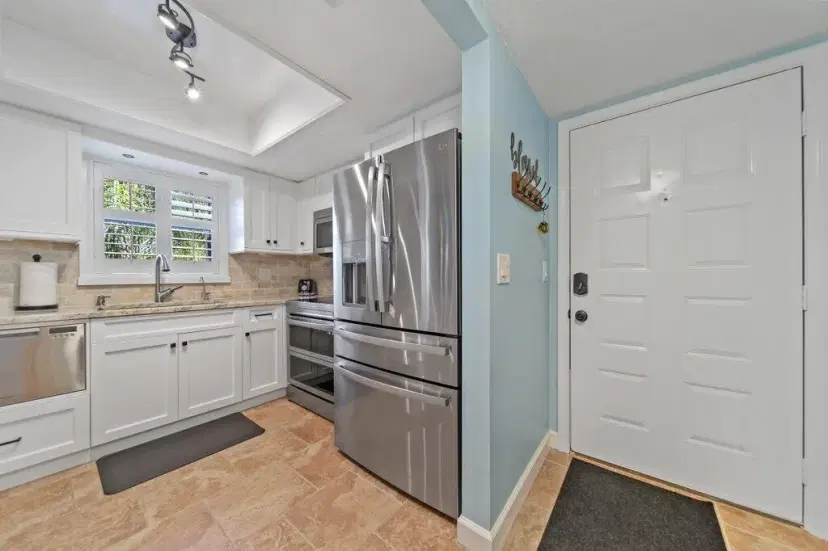 Picture of 671 SW South River Drive 106, Stuart FL 34997