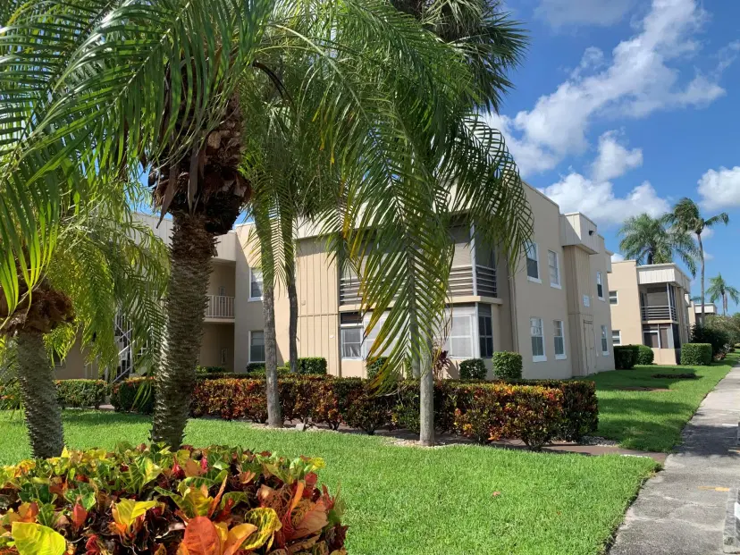 Picture of 95 Burgundy B, Delray Beach FL 33484