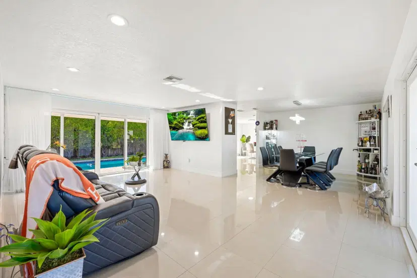 Picture of 21310 NE 19Th Avenue, Miami FL 33179