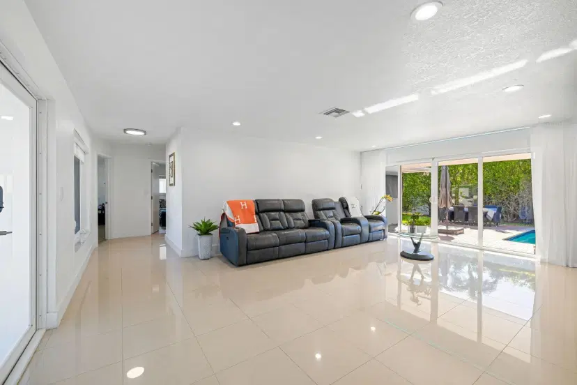Picture of 21310 NE 19Th Avenue, Miami FL 33179