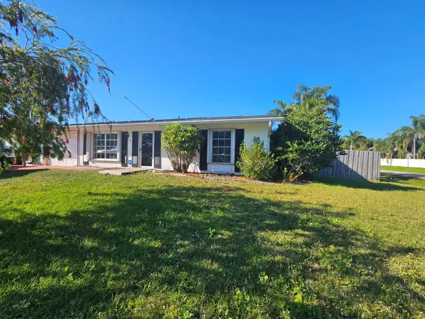 Picture of 505 SW Lakehurst Drive, Port St Lucie FL 34983