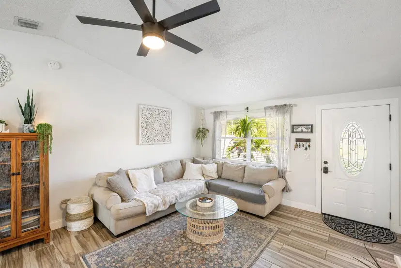 Picture of 1534 SW Kamchatka Avenue, Port St Lucie FL 34953