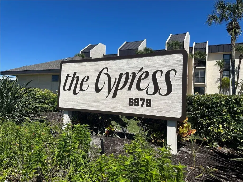 Picture of 6979 Winkler Rd 111, Fort Myers, FL 33919