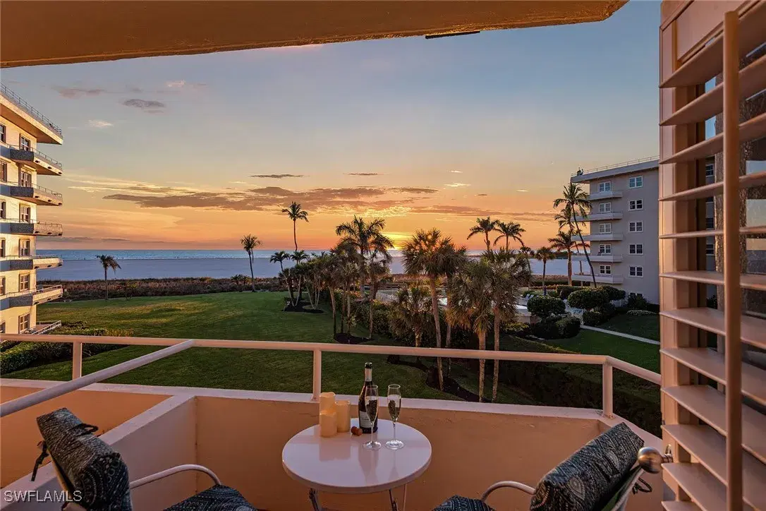 Picture of 220 Seaview Ct 305, Marco Island, FL 34145