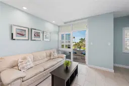 Picture of 220 Seaview Ct 305, Marco Island, FL 34145