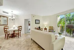 Picture of 720 S Sapodilla Avenue 304, West Palm Beach, FL 33401