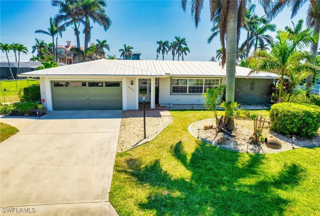 Picture of 450 Bayshore Dr, Cape Coral, FL 33904
