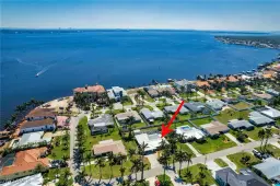 Picture of 450 Bayshore Dr, Cape Coral, FL 33904
